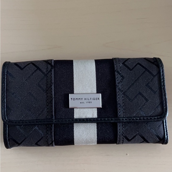 Tommy Hill wallet/clutch - Picture 2 of 6